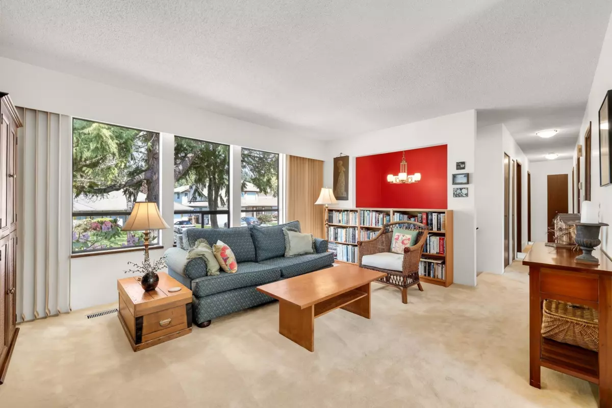 Dining Area Photo of 14434 18 Avenue, Surrey, BC