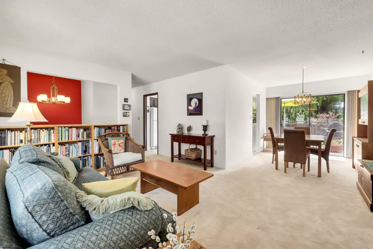 Family Room Photo of 14434 18 Avenue, Surrey, BC