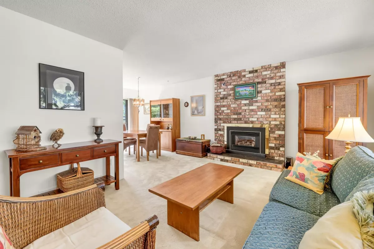 Living Room Photo of 14434 18 Avenue, Surrey, BC