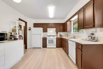 Breakfast Nook Photo of 14434 18 Avenue, Surrey, BC