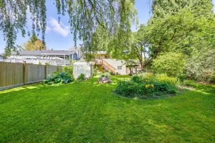 Hot Tub / Spa Photo of 14434 18 Avenue, Surrey, BC