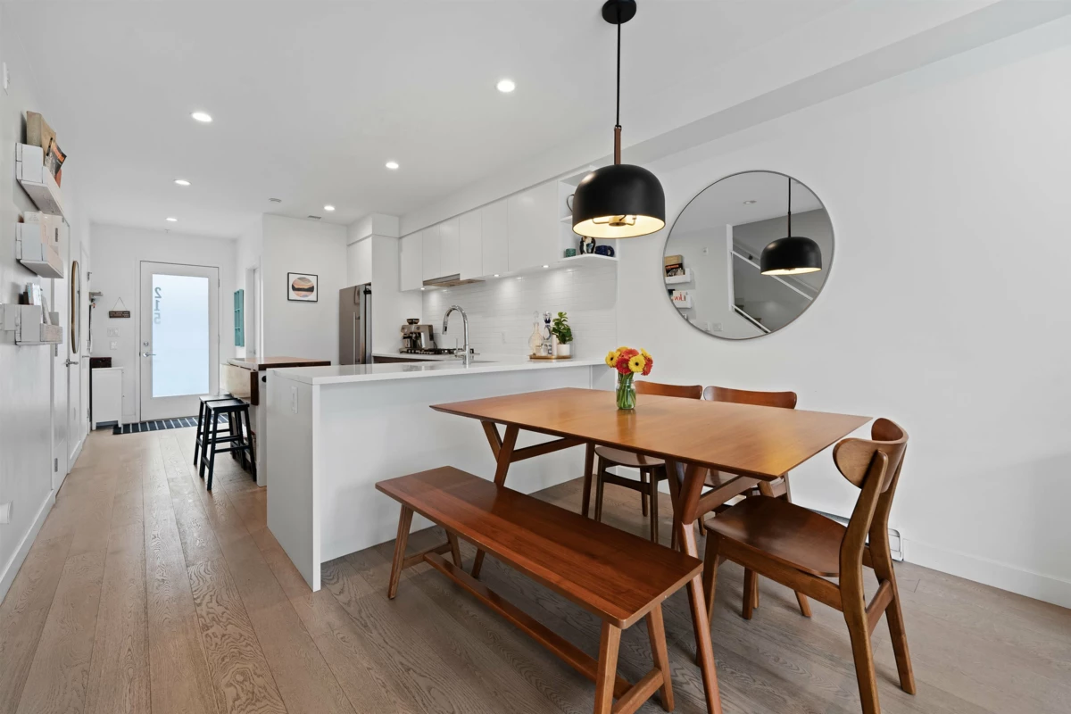 Dining Area Photo of 215 311 E 16th Avenue, Vancouver, BC