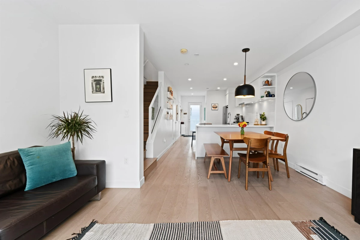 Living Room Photo of 215 311 E 16th Avenue, Vancouver, BC