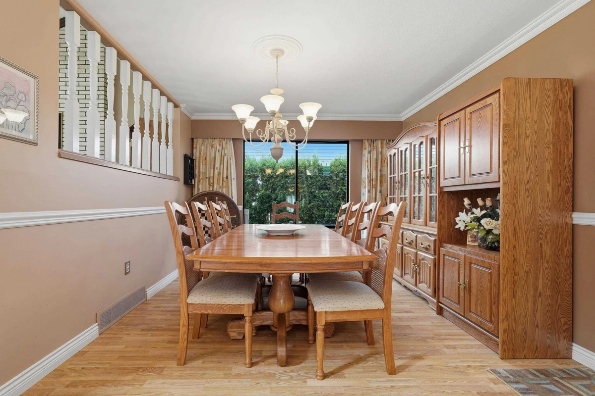 Dining Area Photo of 20519 Telegraph Trail, Langley, BC