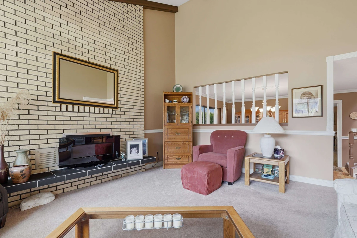 Family Room Photo of 20519 Telegraph Trail, Langley, BC