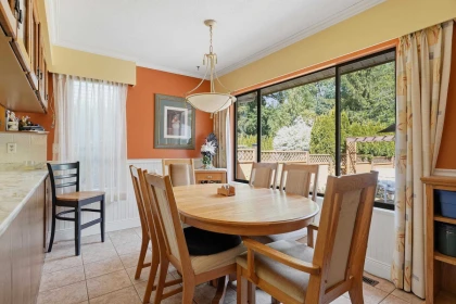 Kitchen Island Photo of 20519 Telegraph Trail, Langley, BC