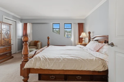Primary Bedroom Photo of 20519 Telegraph Trail, Langley, BC