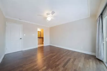 Walk-In Closet Photo of 870 Greenwood Road, West Vancouver, BC