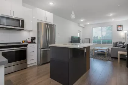 Kitchen Photo of 112 15351 101 Avenue, Surrey, BC