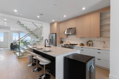 Kitchen Photo of 340 E Keith Road, North Vancouver, BC