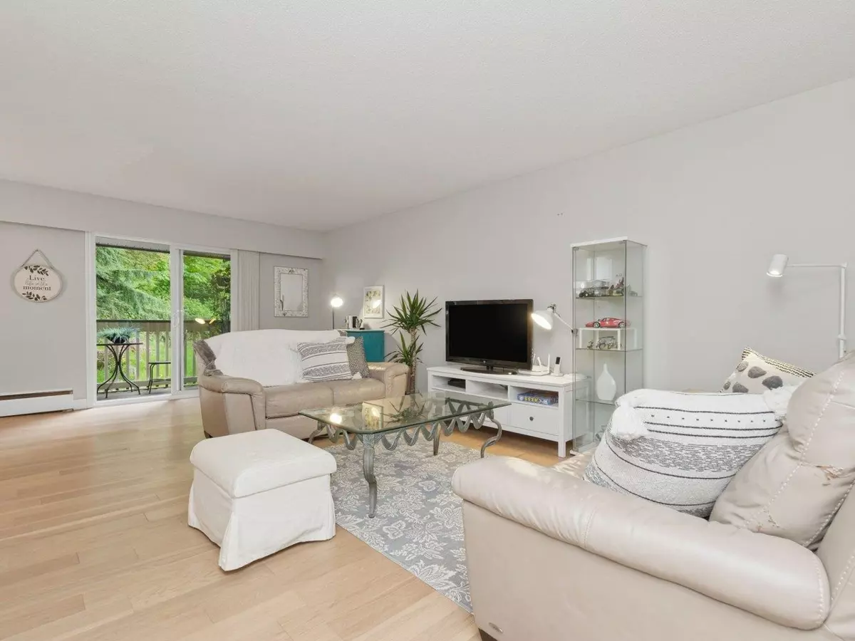 Dining Area Photo of 89 1052 Premier Street, North Vancouver, BC