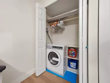 Walk-In Closet Photo of 89 1052 Premier Street, North Vancouver, BC