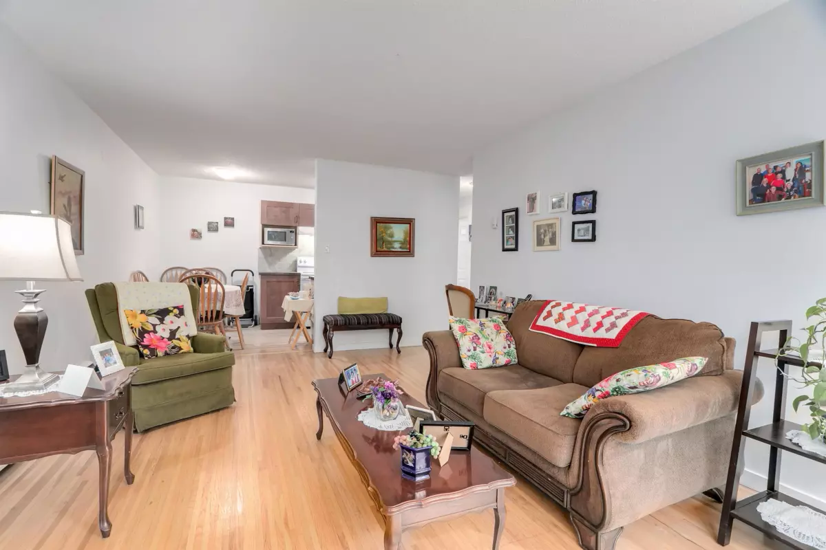 Family Room Photo of 104 135 W 21st Street, North Vancouver, BC