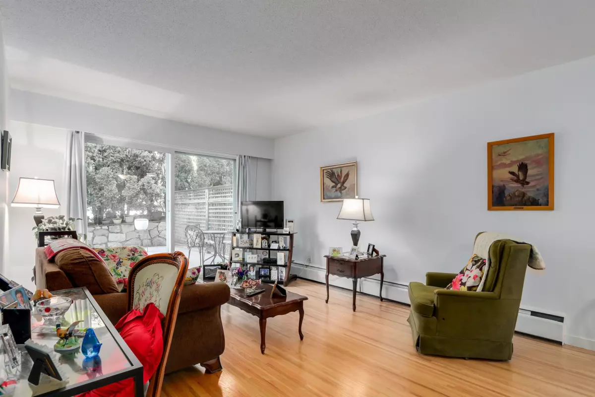 Living Room Photo of 104 135 W 21st Street, North Vancouver, BC