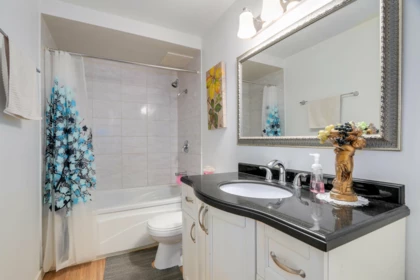 Guest Bathroom Photo of 104 135 W 21st Street, North Vancouver, BC