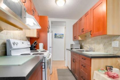 Kitchen Island Photo of 104 135 W 21st Street, North Vancouver, BC