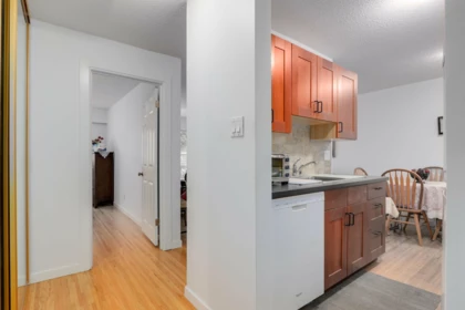 Kitchen Photo of 104 135 W 21st Street, North Vancouver, BC