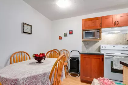 Primary Bedroom Photo of 104 135 W 21st Street, North Vancouver, BC