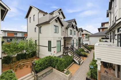 Hot Tub / Spa Photo of 13 237 Ridgeway Avenue, North Vancouver, BC