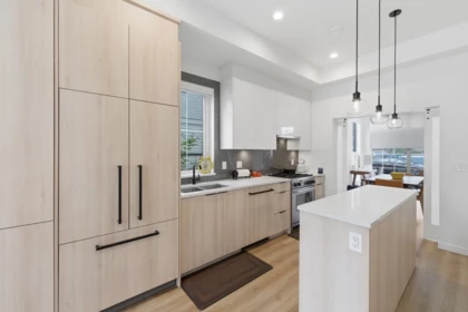 Kitchen Island Photo of 13 237 Ridgeway Avenue, North Vancouver, BC