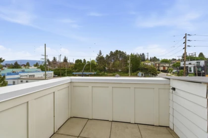 Staircase Photo of 13 237 Ridgeway Avenue, North Vancouver, BC