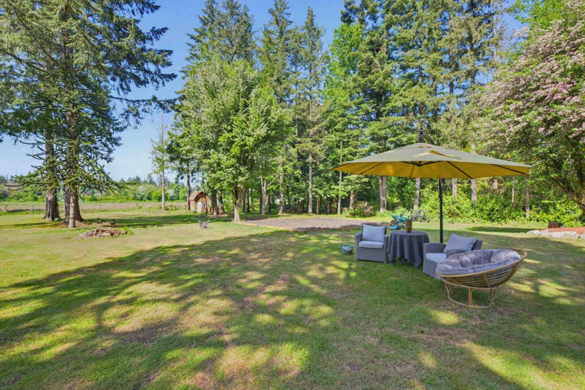 Dining Area Photo of 17495 24 Avenue, Surrey, BC