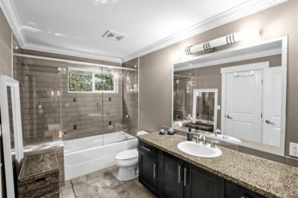 Hallway Photo of 1376 Dyck Road, North Vancouver, BC