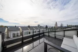 228 650 E 2nd Street, North Vancouver, BC