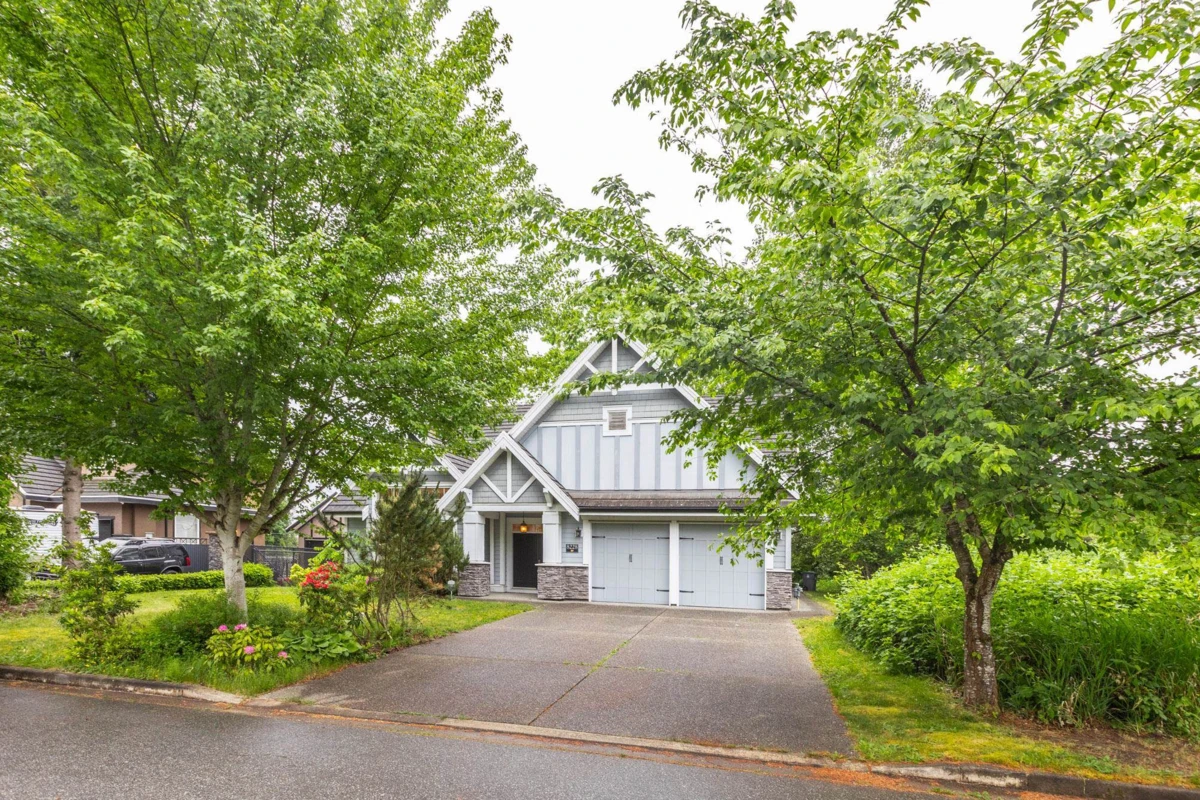 Living Room Photo of 8228 171a Street, Surrey, BC