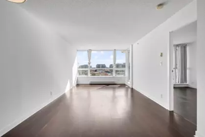 Kitchen Photo of 1002 7575 Alderbridge Way, Richmond, BC