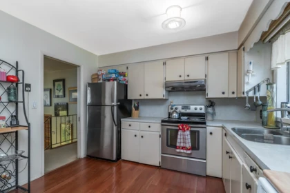 Walk-In Closet Photo of 2141 Ware Street, Abbotsford, BC