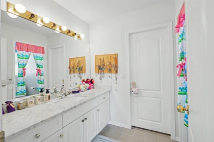 Mudroom Photo of 2586 Jade Place, Coquitlam, BC