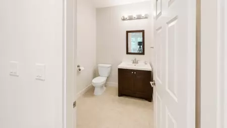 Walk-In Closet Photo of 40735 Thunderbird Ridge, Squamish, BC