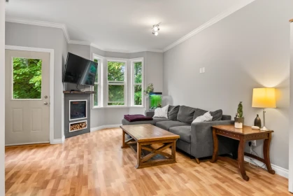 Breakfast Nook Photo of 20 33321 George Ferguson Way, Abbotsford, BC