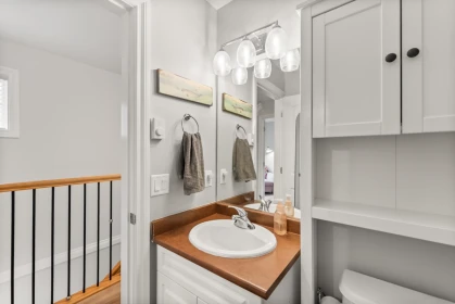 Hallway Photo of 20 33321 George Ferguson Way, Abbotsford, BC