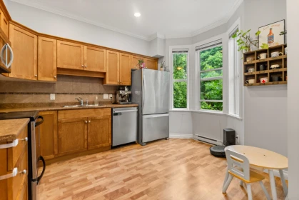 Kitchen Photo of 20 33321 George Ferguson Way, Abbotsford, BC