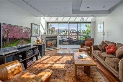 Kitchen Photo of 313 674 Leg In Boot Square, Vancouver, BC