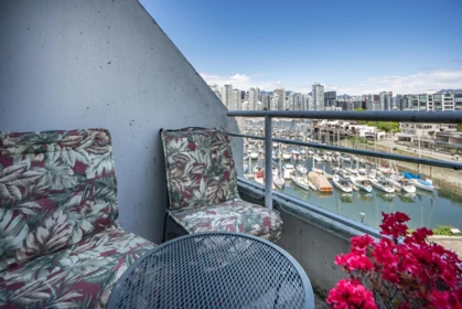 Laundry Room Photo of 313 674 Leg In Boot Square, Vancouver, BC