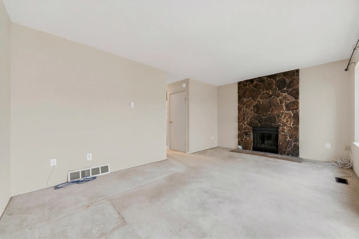 Living Room Photo of 62 1930 Cedar Village Crescent, North Vancouver, BC