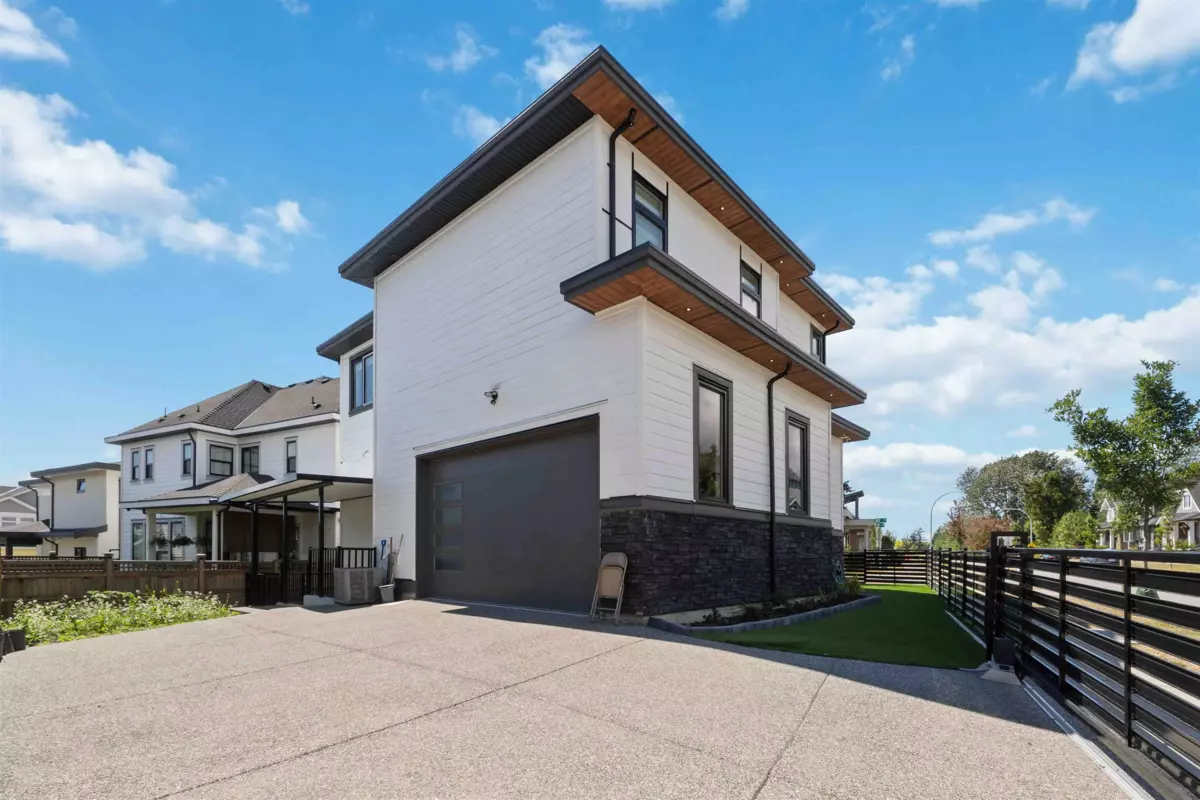 Family Room Photo of 1896 167 Street, Surrey, BC