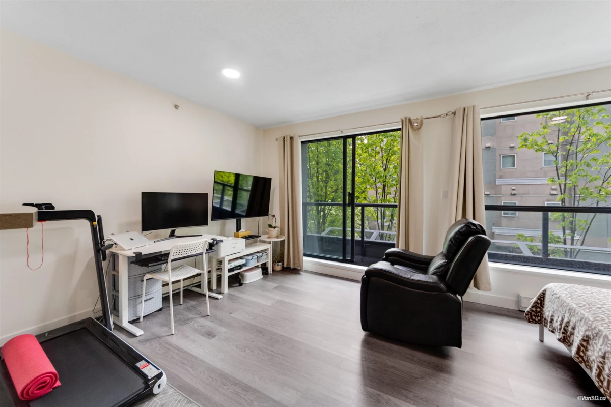 Dining Area Photo of 205 3438 Vanness Avenue, Vancouver, BC