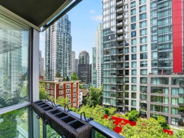 Loft / Bonus Room Photo of 801 1189 Melville Street, Vancouver, BC