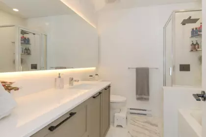 Primary Bathroom Photo of 106 17578 57a Avenue, Surrey, BC