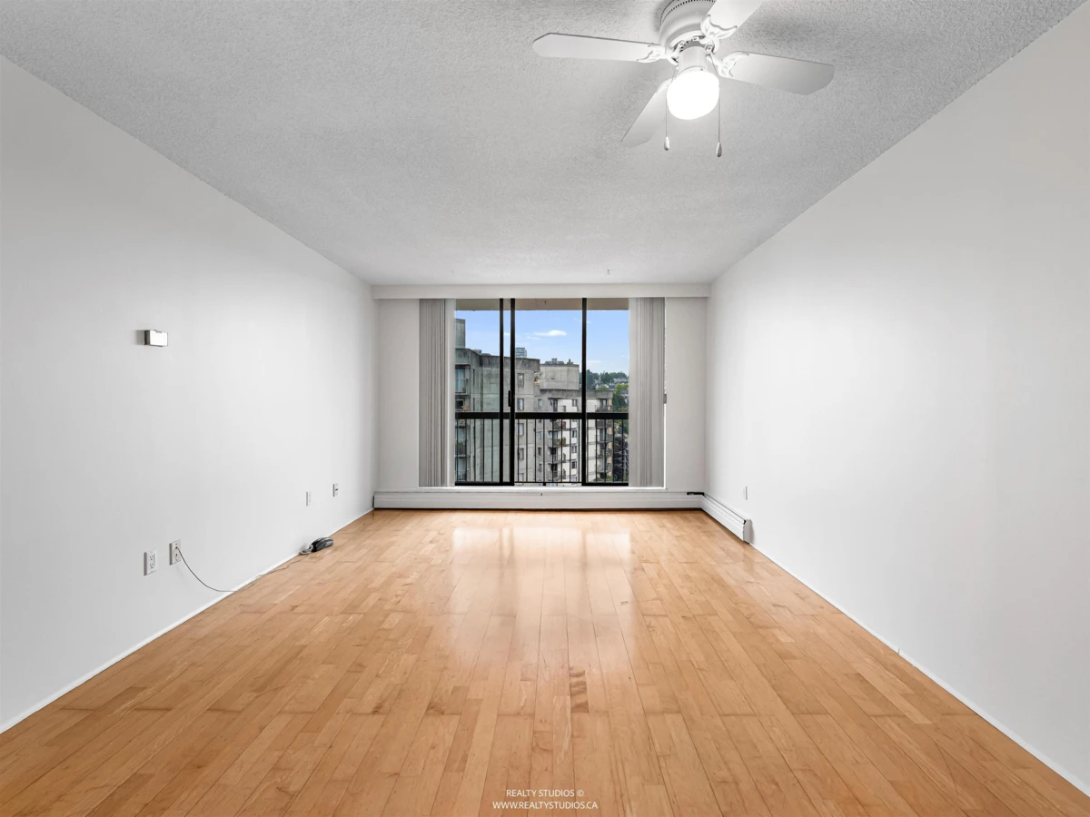 Family Room Photo of 1605 145 St. Georges Avenue, North Vancouver, BC