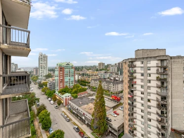 Hot Tub / Spa Photo of 1605 145 St. Georges Avenue, North Vancouver, BC