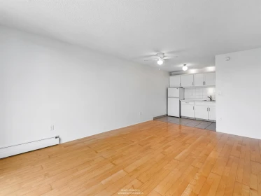Pantry Photo of 1605 145 St. Georges Avenue, North Vancouver, BC