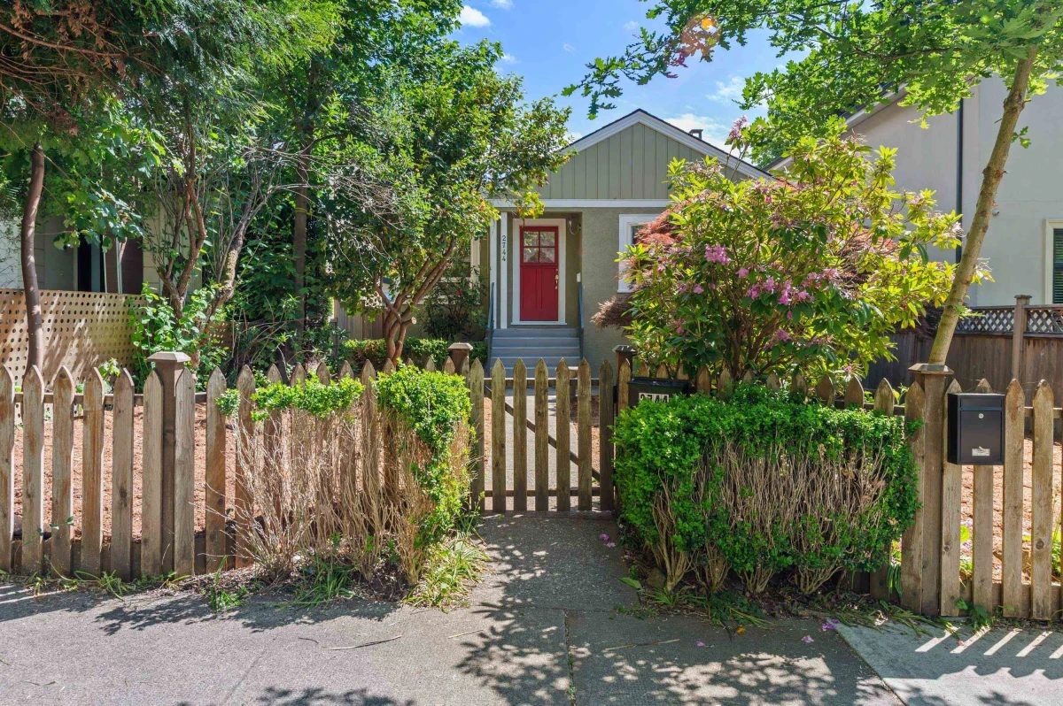 Exterior Rear Photo of 2744 W 10th Avenue, Vancouver, BC