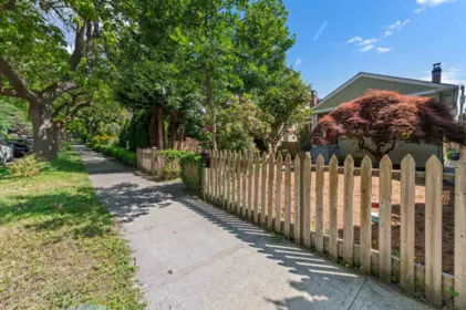 Garden / Landscaping Photo of 2744 W 10th Avenue, Vancouver, BC