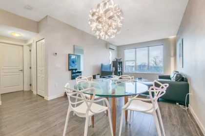 Kitchen Photo of 521 9311 Alexandra Road, Richmond, BC