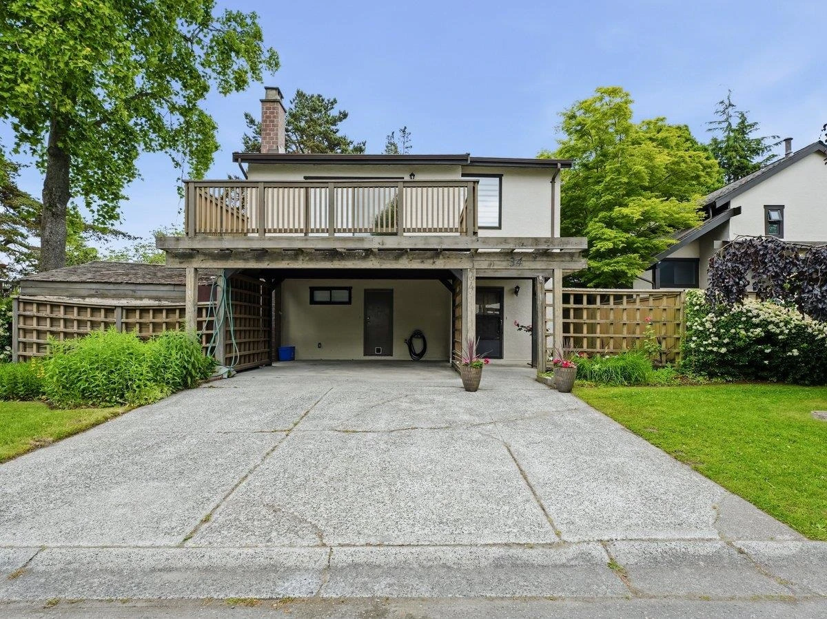 Living Room Photo of 34 11291 7th Avenue, Richmond, BC